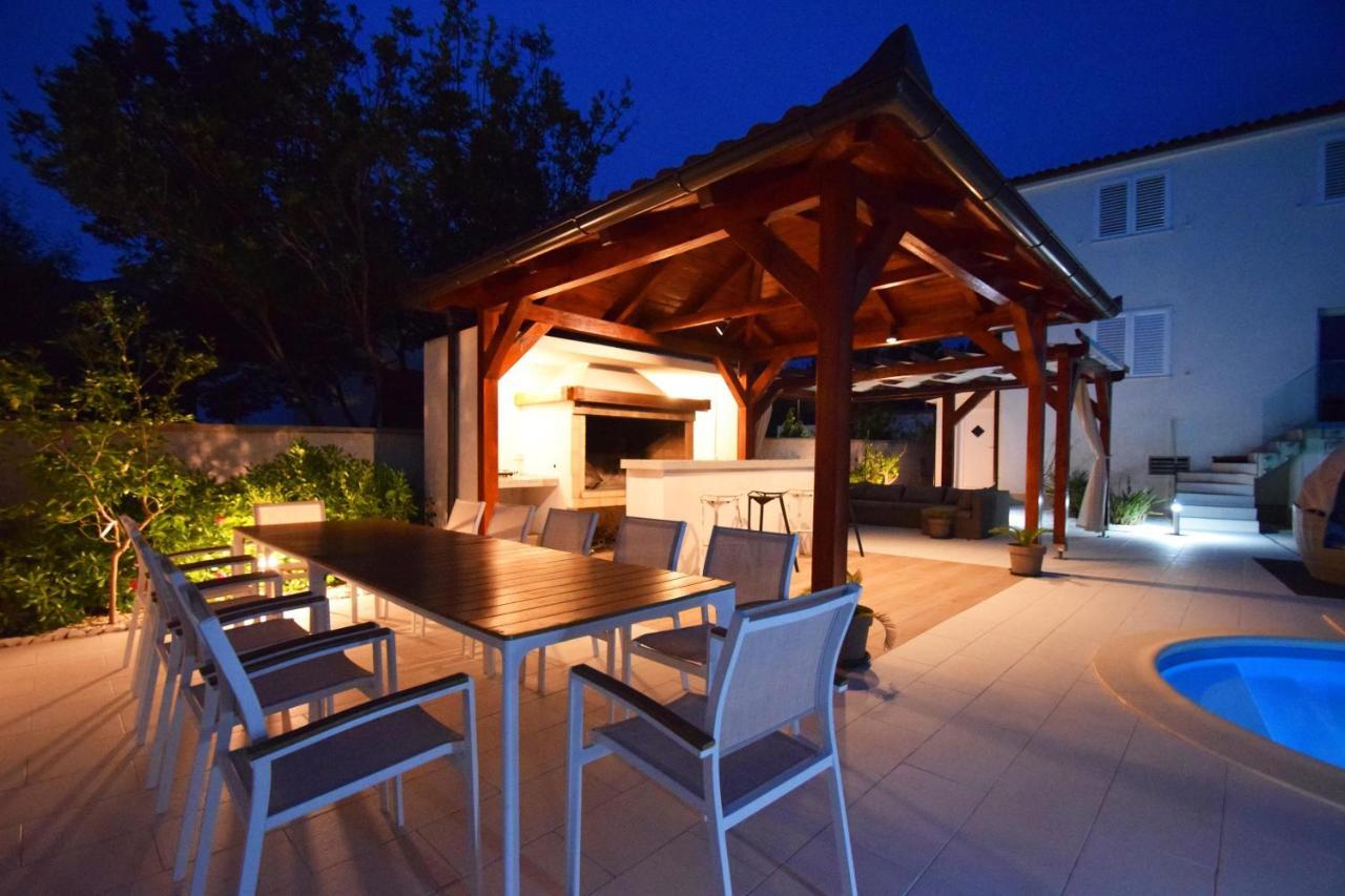 Villa Golden Apple 塞利讷 外观 照片