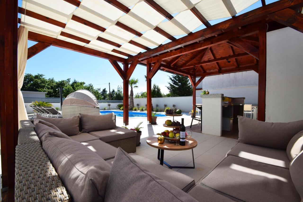 Villa Golden Apple 塞利讷 外观 照片